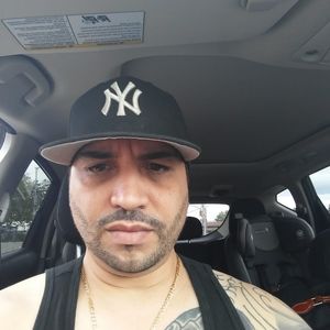 Meet your Posher, Tomas